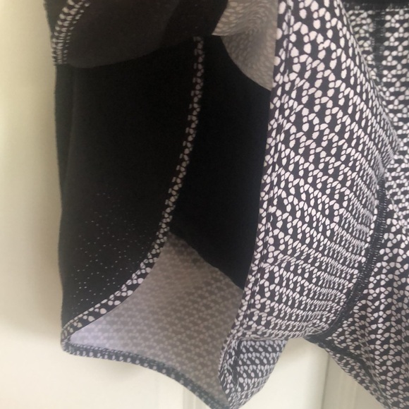 Lululemon Unique Pattern Running Shorts - Picture 6 of 6